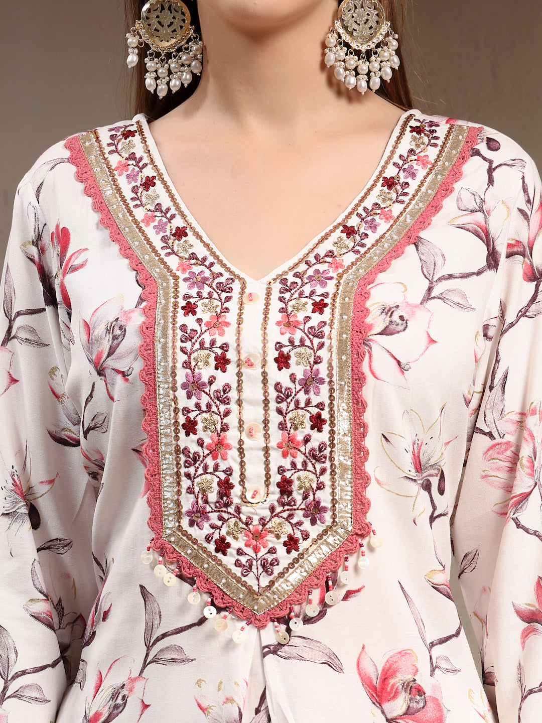 Women Floral Printed Regular Kurta with Trousers