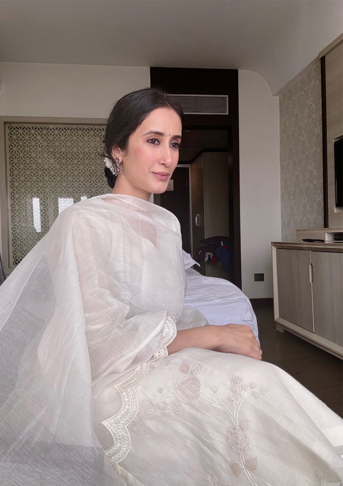 Swan Applique Kurta Set