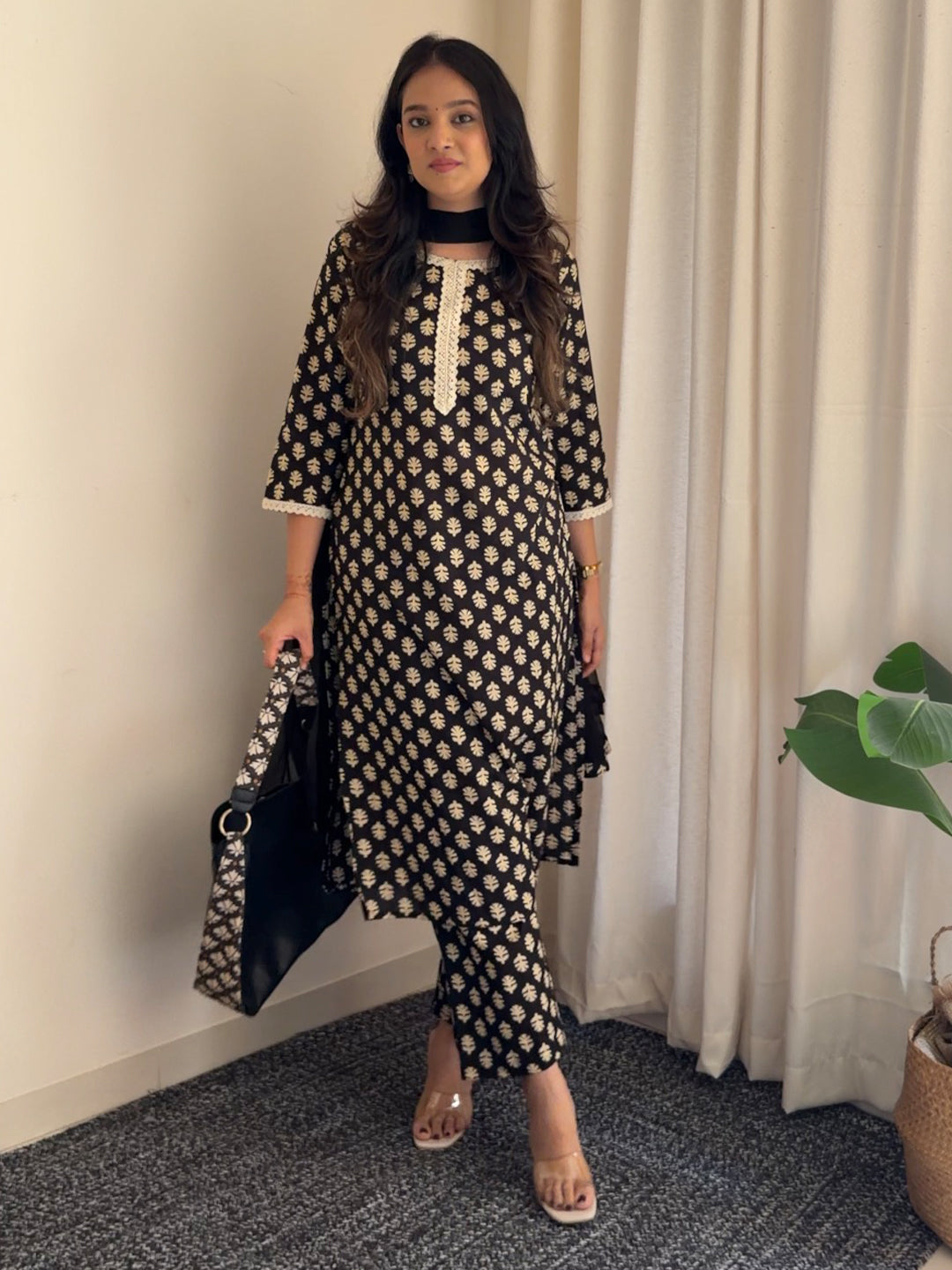 Janasya Women's Black Pure Cotton Floral Printed Straight Kurta Set