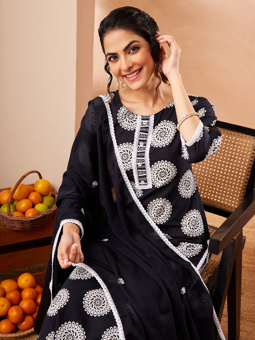 Janasya Women's Black Pure Cotton Floral Printed Straight Kurta Set