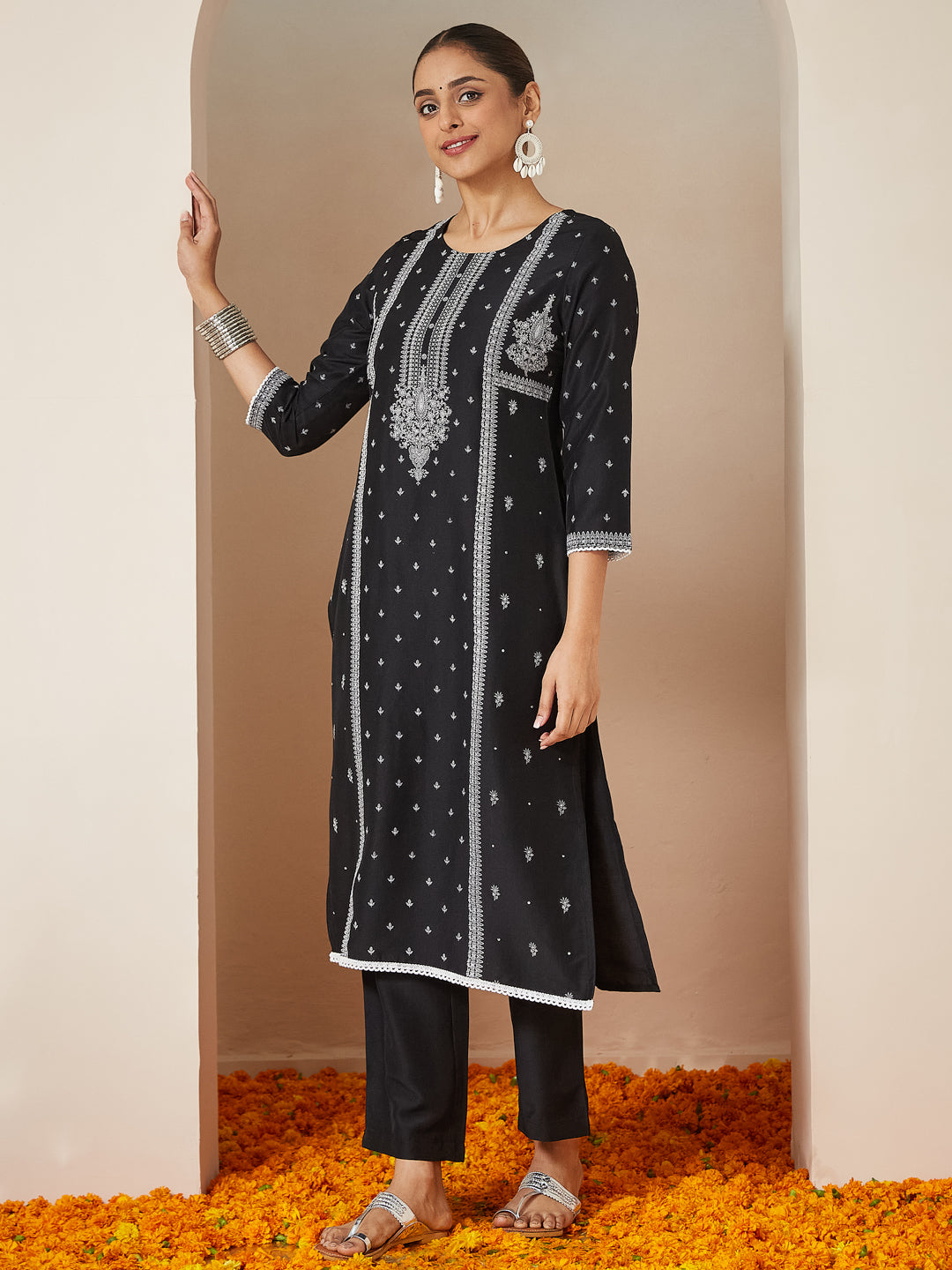 Janasya Women's Black Silk Blend Ethnic Printed Straight Kurta Set